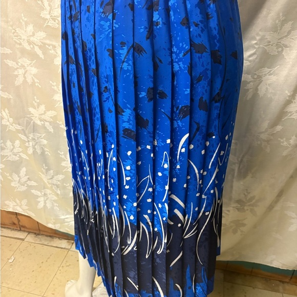 Vintage Andrea Gayle Elegant Blue and White Skirt - Picture 2 of 6